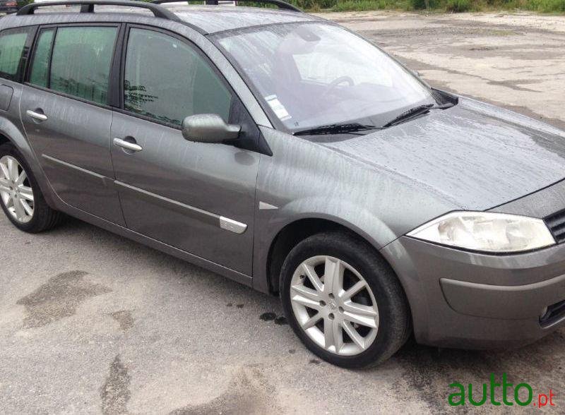 2005' Renault Megane Break photo #2