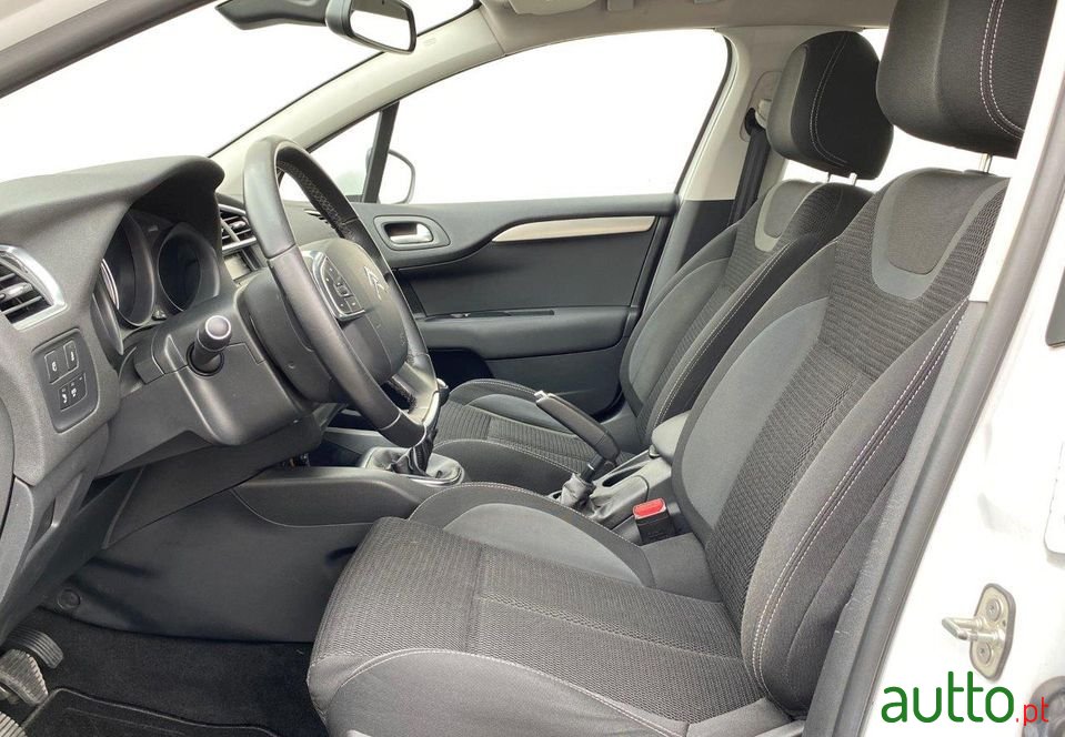 2016' Citroen C4 photo #4