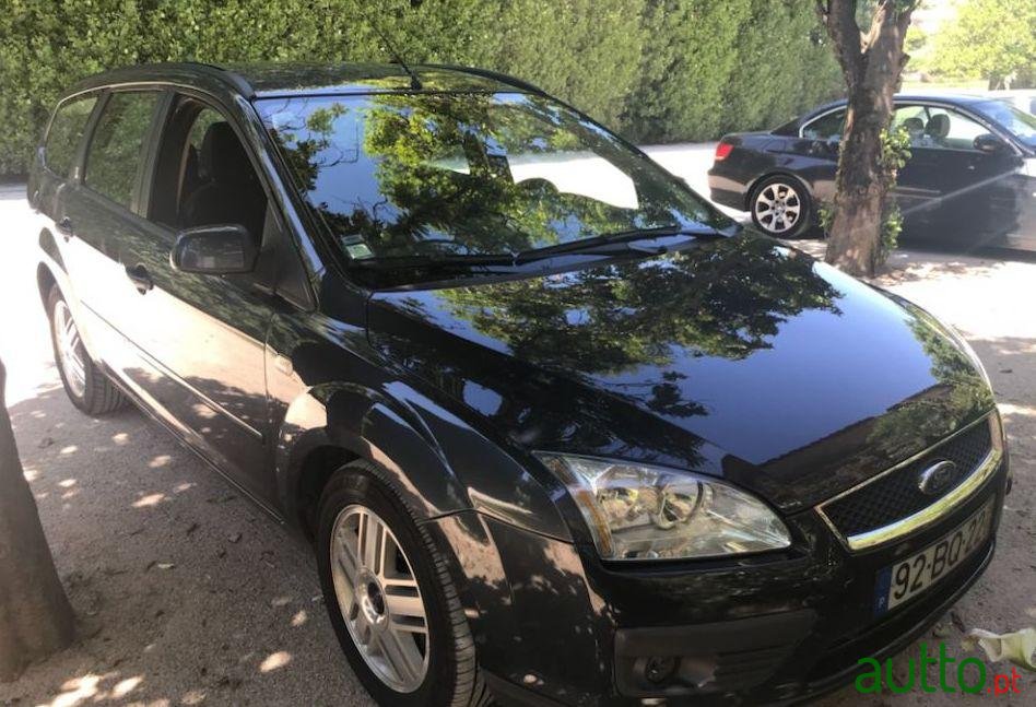 2006' Ford Focus-Sw Ghia photo #2