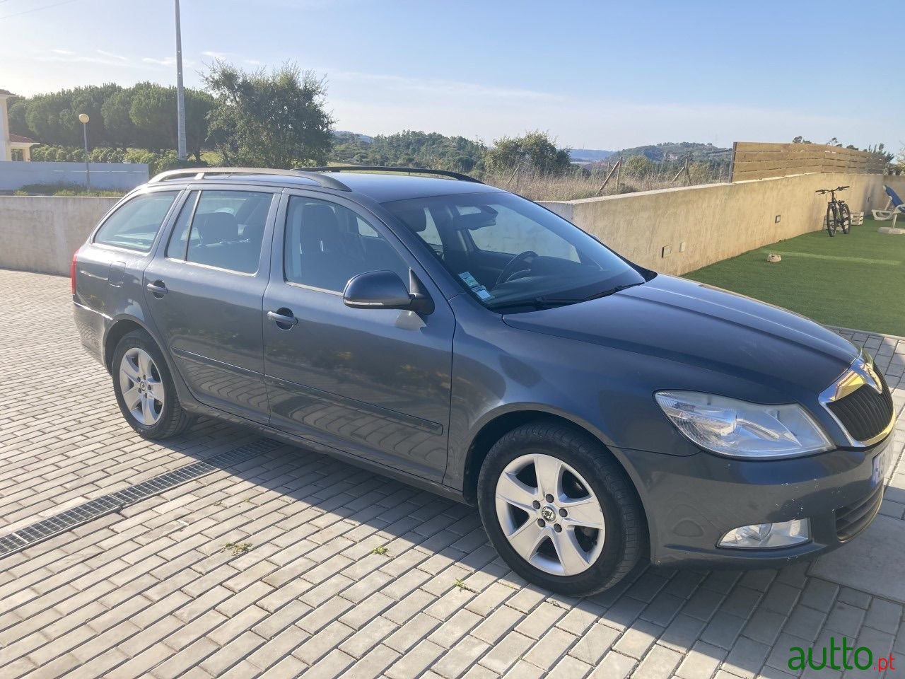 2009' Skoda Octavia Break photo #1