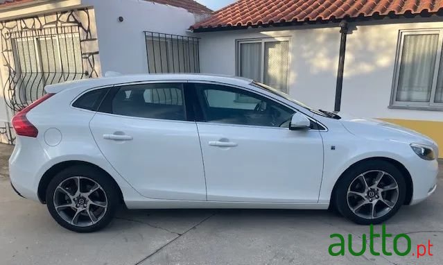 2015' Volvo V40 1.6 D2 Vor photo #5