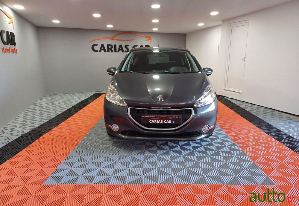 2013' Peugeot 208 1.2 Vti Access photo #2