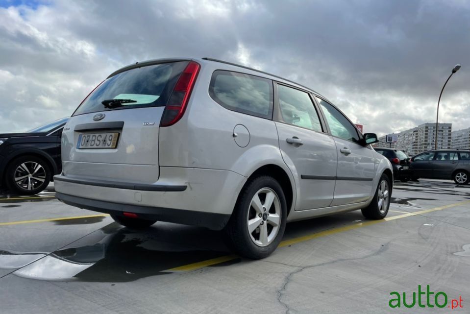 2006' Ford Focus Sw photo #3