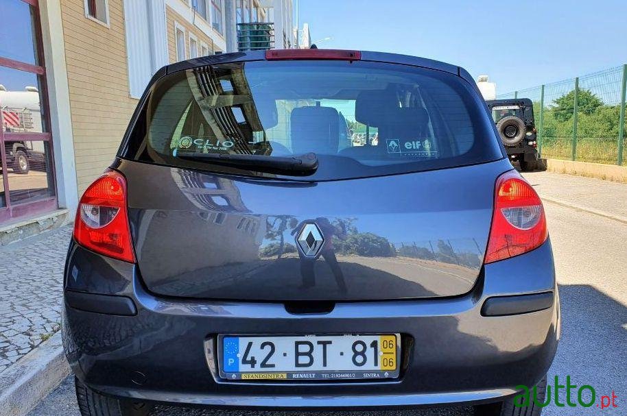 2006' Renault Clio photo #1