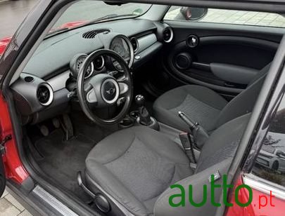 2009' MINI Cooper 3 Portas photo #6