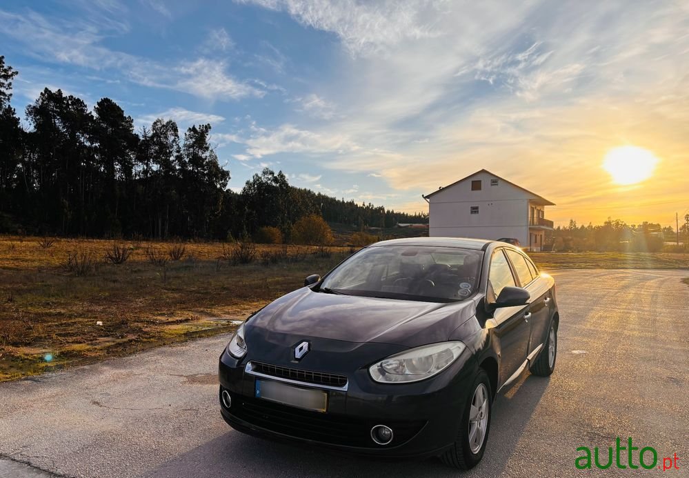 2010' Renault Fluence photo #5