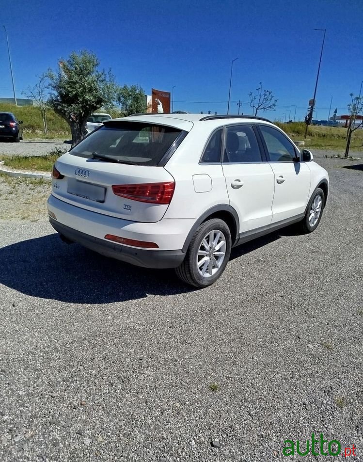 2011' Audi Q3 2.0 Tdi Quattro S-Tronic photo #3