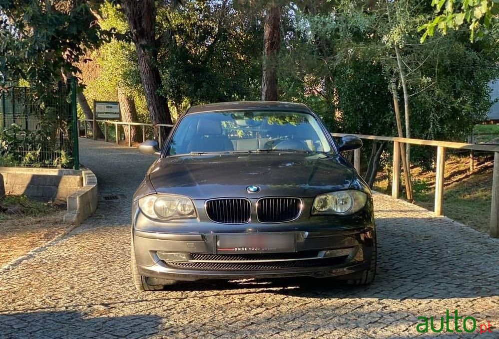 2008' BMW 118 D photo #5