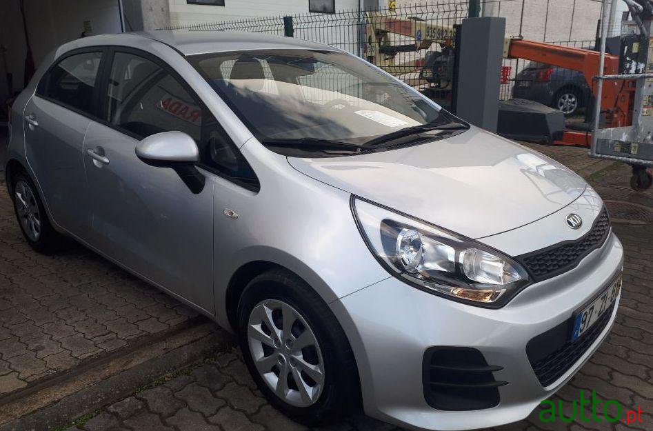 2016' Kia Rio photo #3
