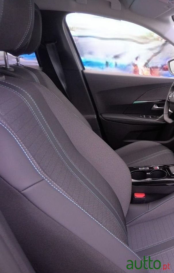 2022' Peugeot e-2008 50 Kwh Allure Pack photo #4