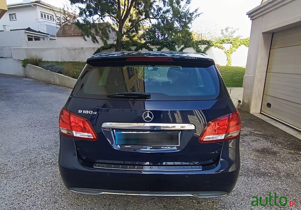 2018' Mercedes-Benz B 180 photo #4