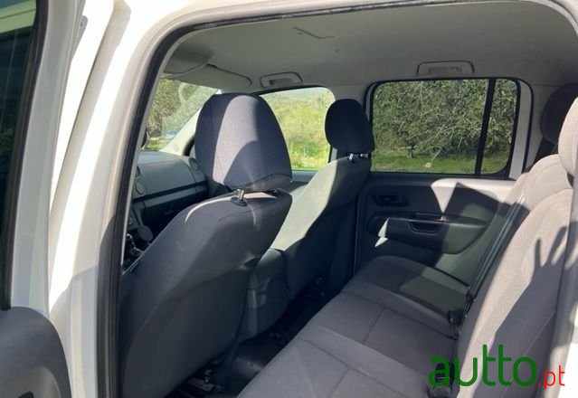 2014' Volkswagen Amarok photo #5