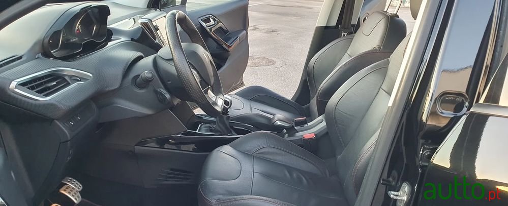 2018' Peugeot 2008 1.6 Bluehdi Gt Line photo #2