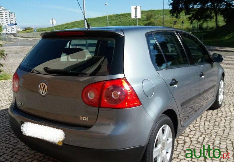 2007' Volkswagen Golf photo #3