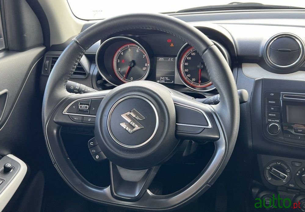 2019' Suzuki Swift 1.2 Vvt Gle Shvs photo #6