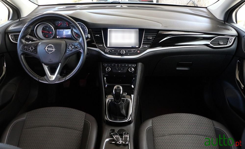 2016' Opel Astra photo #4