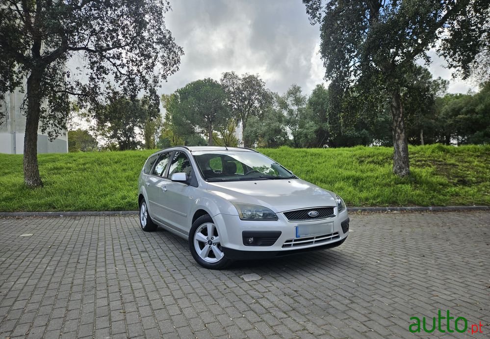 2006' Ford Focus Sw photo #1