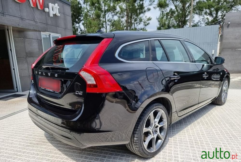 2016' Volvo V60 2.0 D2 Vor photo #5