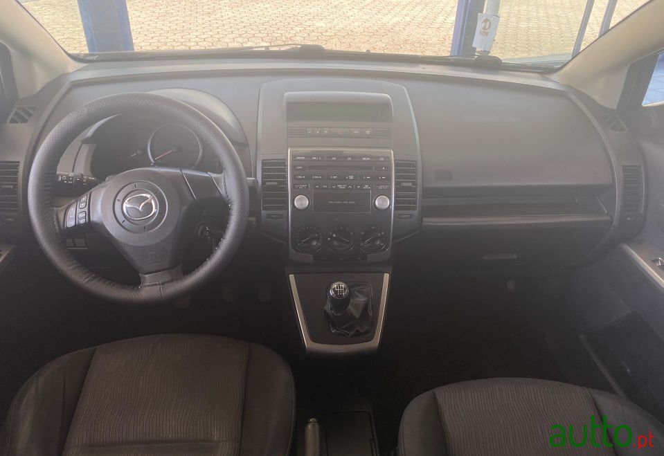 2010' Mazda 5 photo #5