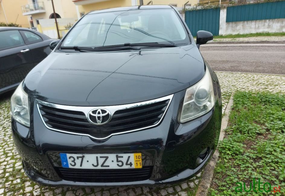 2010' Toyota Avensis photo #3