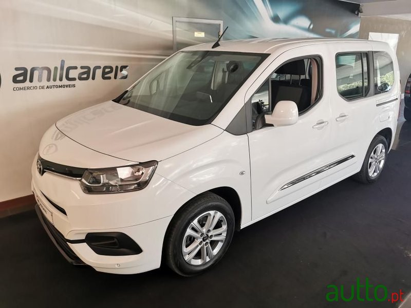 2021' Toyota ProAce City Verso photo #6