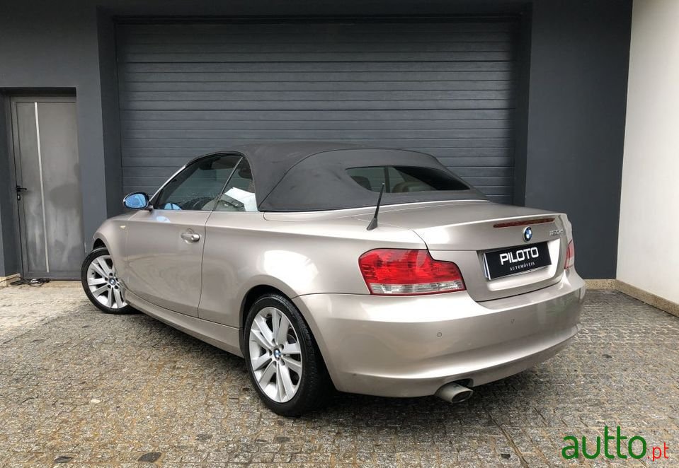 2008' BMW 120 photo #5