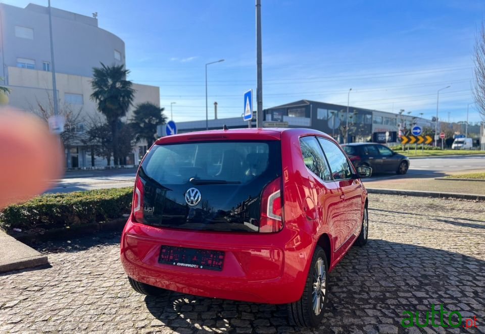2014' Volkswagen Up photo #3