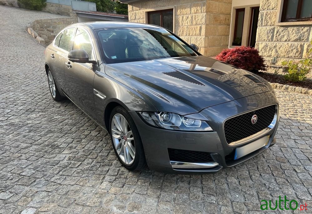 2018' Jaguar XF 2.0 D Prestige photo #3