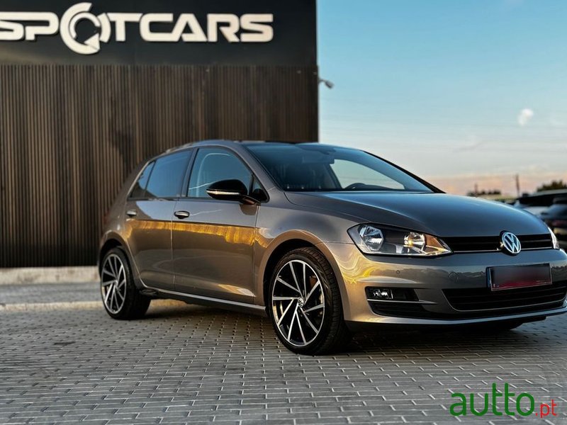 2015' Volkswagen Golf photo #1