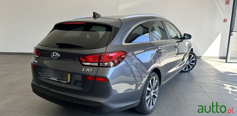 2017' Hyundai i30 photo #2