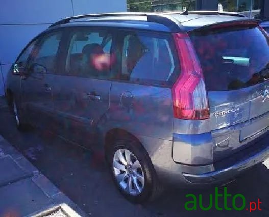 2010' Citroen C4 Grand Picasso photo #6