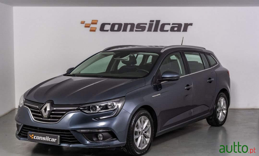 2017' Renault Megane Sport Tourer photo #1