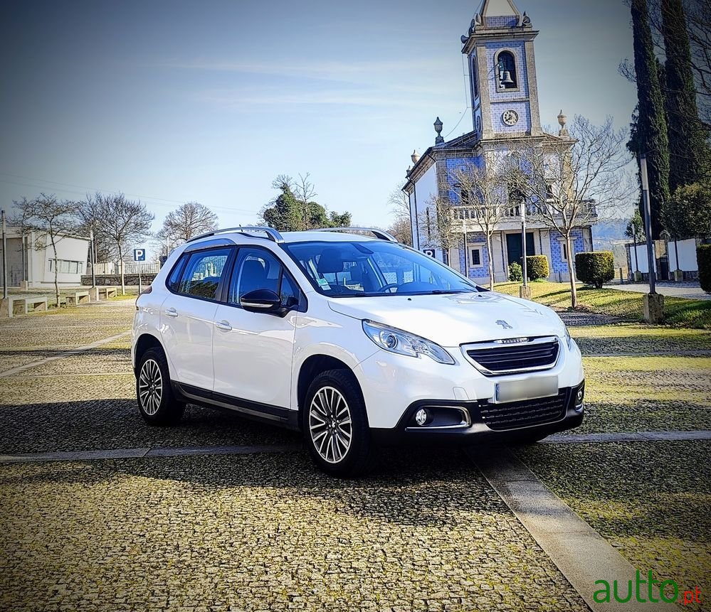 2014' Peugeot 2008 photo #1