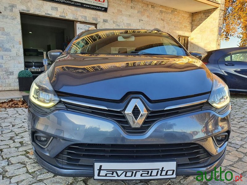 2017' Renault Clio Sport Tourer photo #3