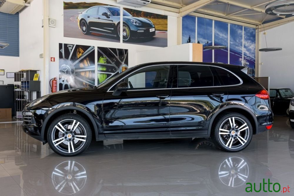 2014' Porsche Cayenne photo #2