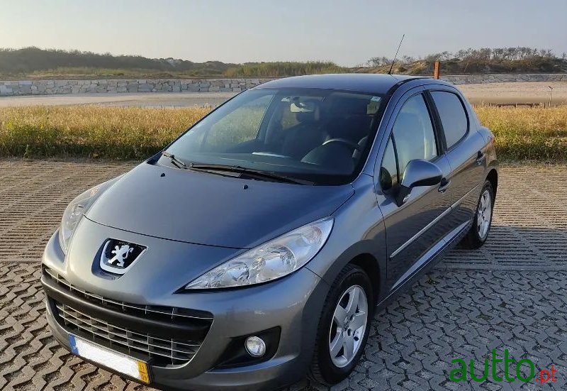 2011' Peugeot 207 photo #1