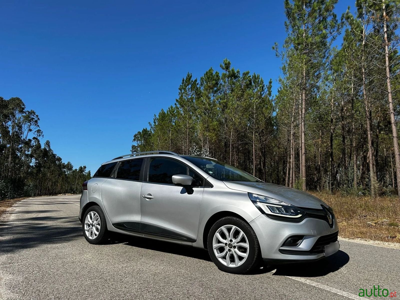 2018' Renault Clio Sport Tourer photo #3