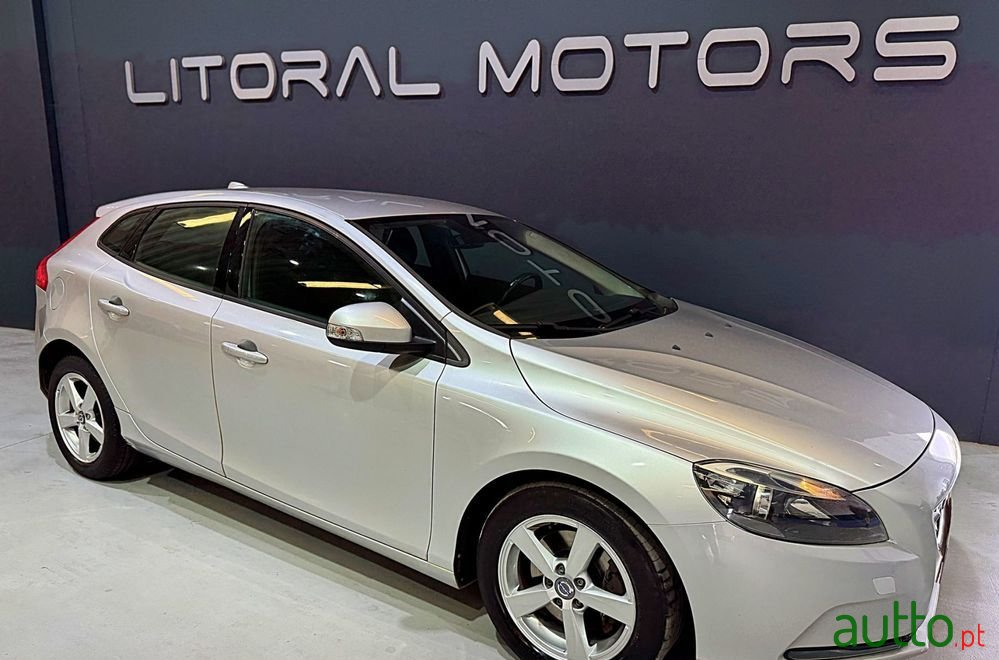 2014' Volvo V40 photo #1