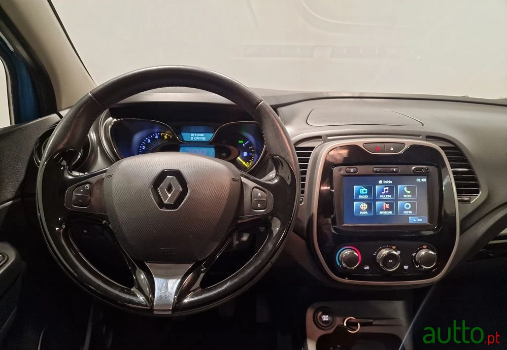 2015' Renault Captur photo #6