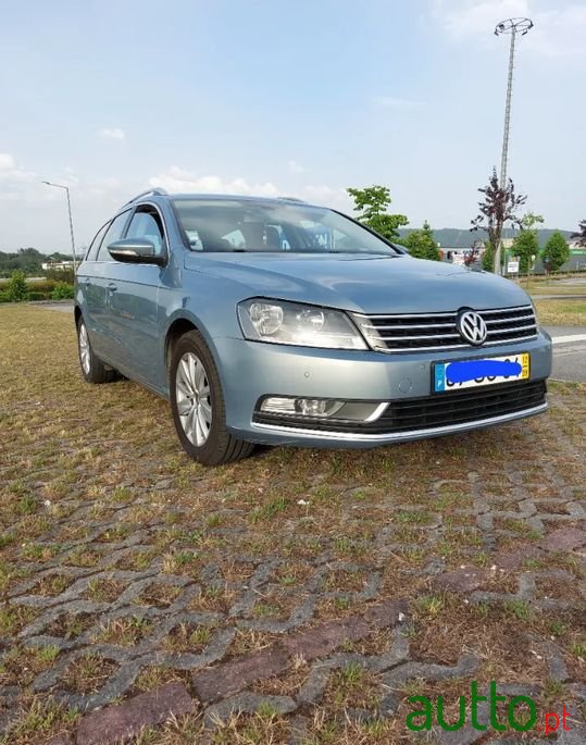 2012' Volkswagen Passat Variant photo #1