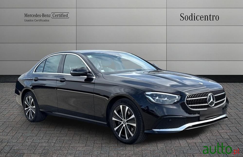 2022' Mercedes-Benz Classe E photo #2
