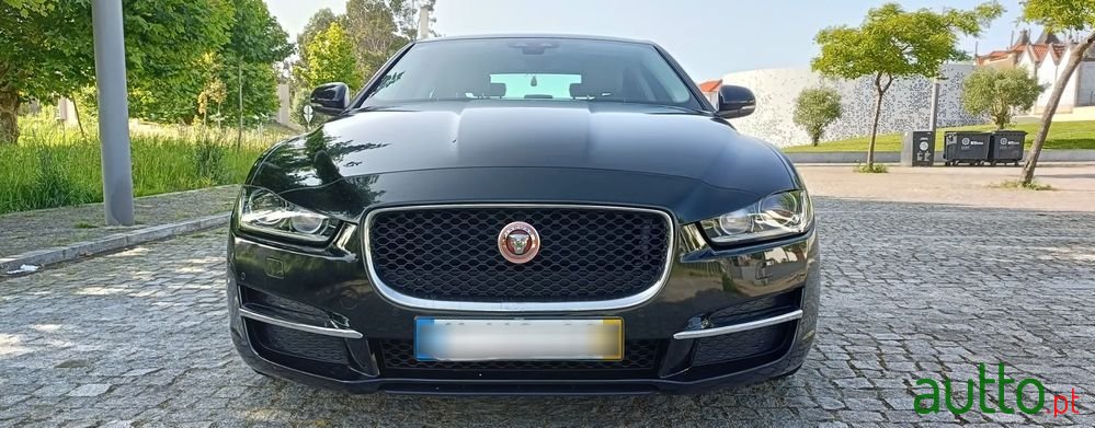 2017' Jaguar XE photo #3