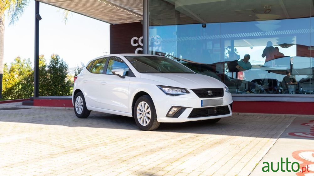 2022' SEAT Ibiza 1.0 Style photo #2
