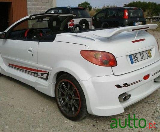 2004' Peugeot 206 Descapotável photo #2