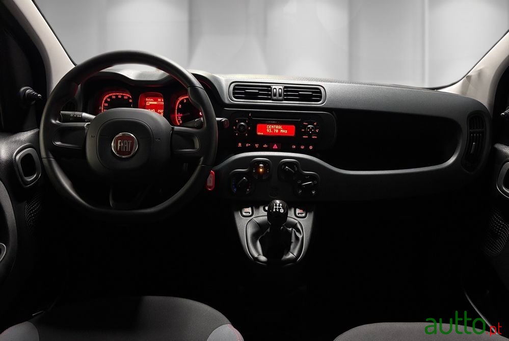 2018' Fiat Panda 1.2 S&S Pop photo #5