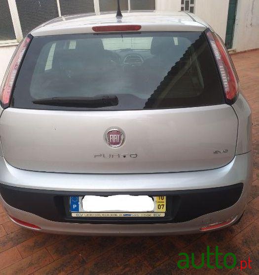 2010' Fiat Punto Evo 1.4 photo #3