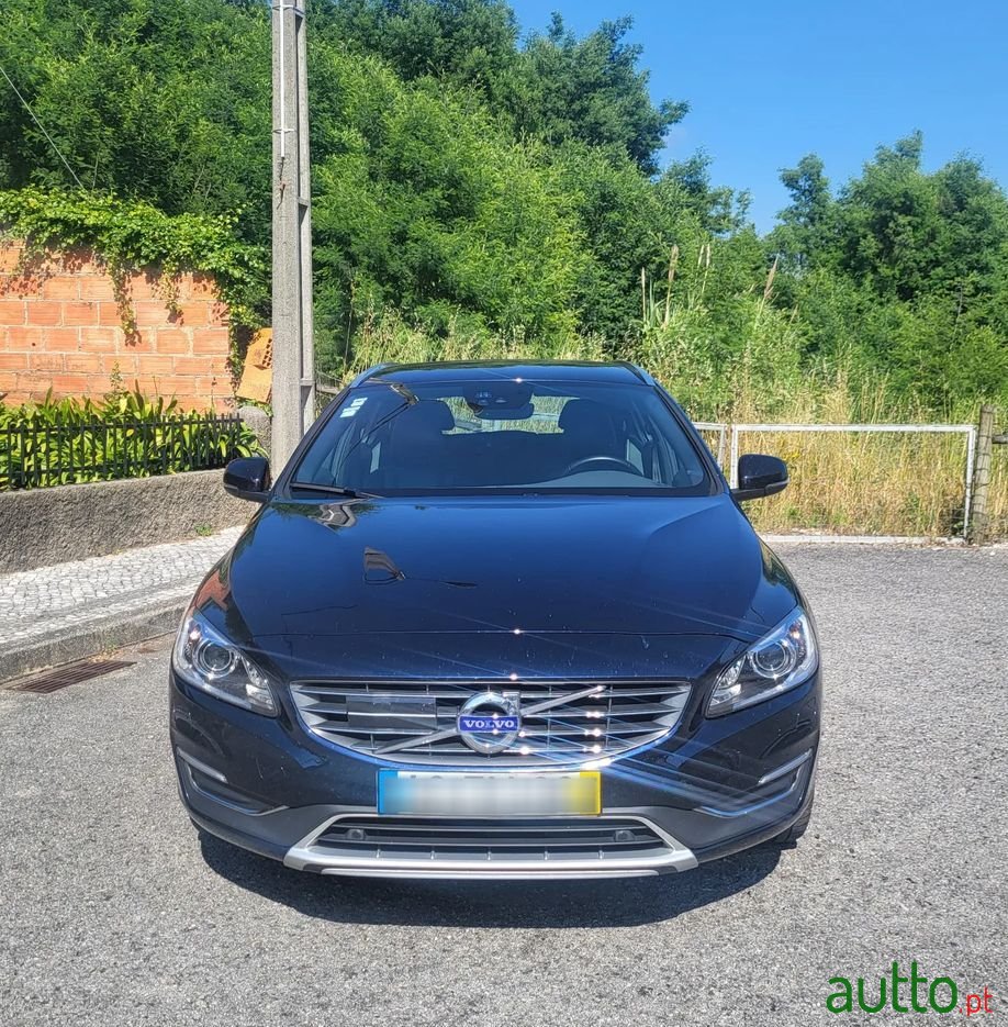 2017' Volvo V60 photo #6