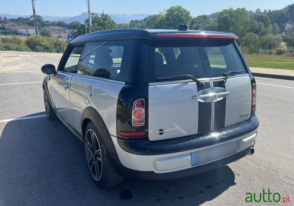 2011' MINI Clubman Cooper D photo #4