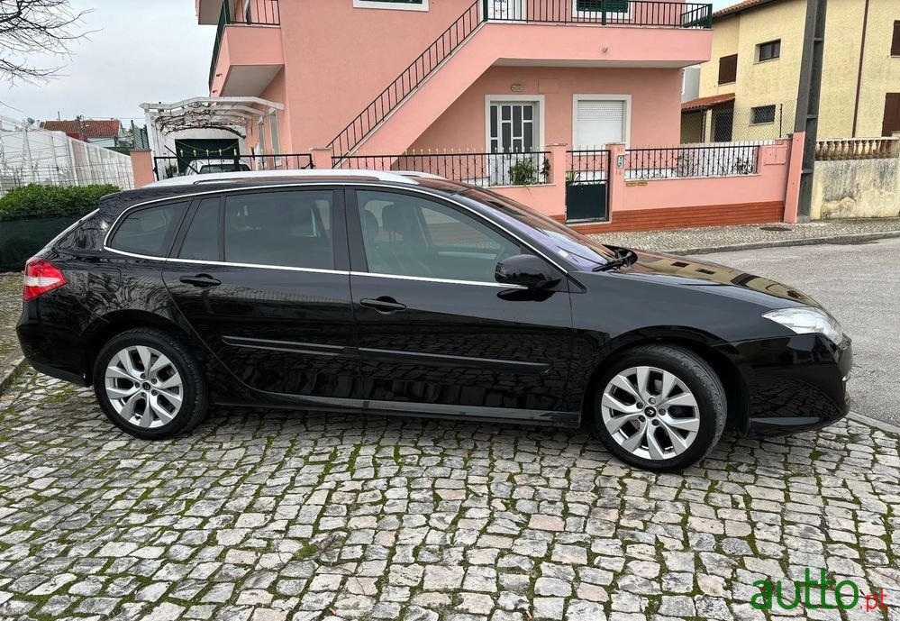 2009' Renault Laguna Break photo #4