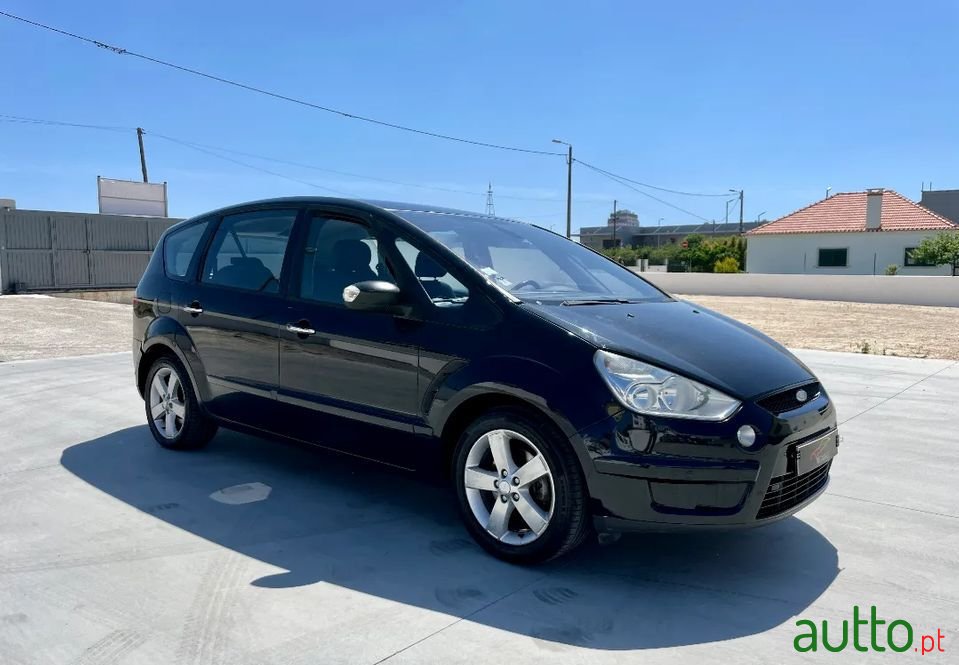 2009' Ford S-Max photo #3